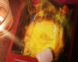 Using Angel Tarot Cards with Crystals